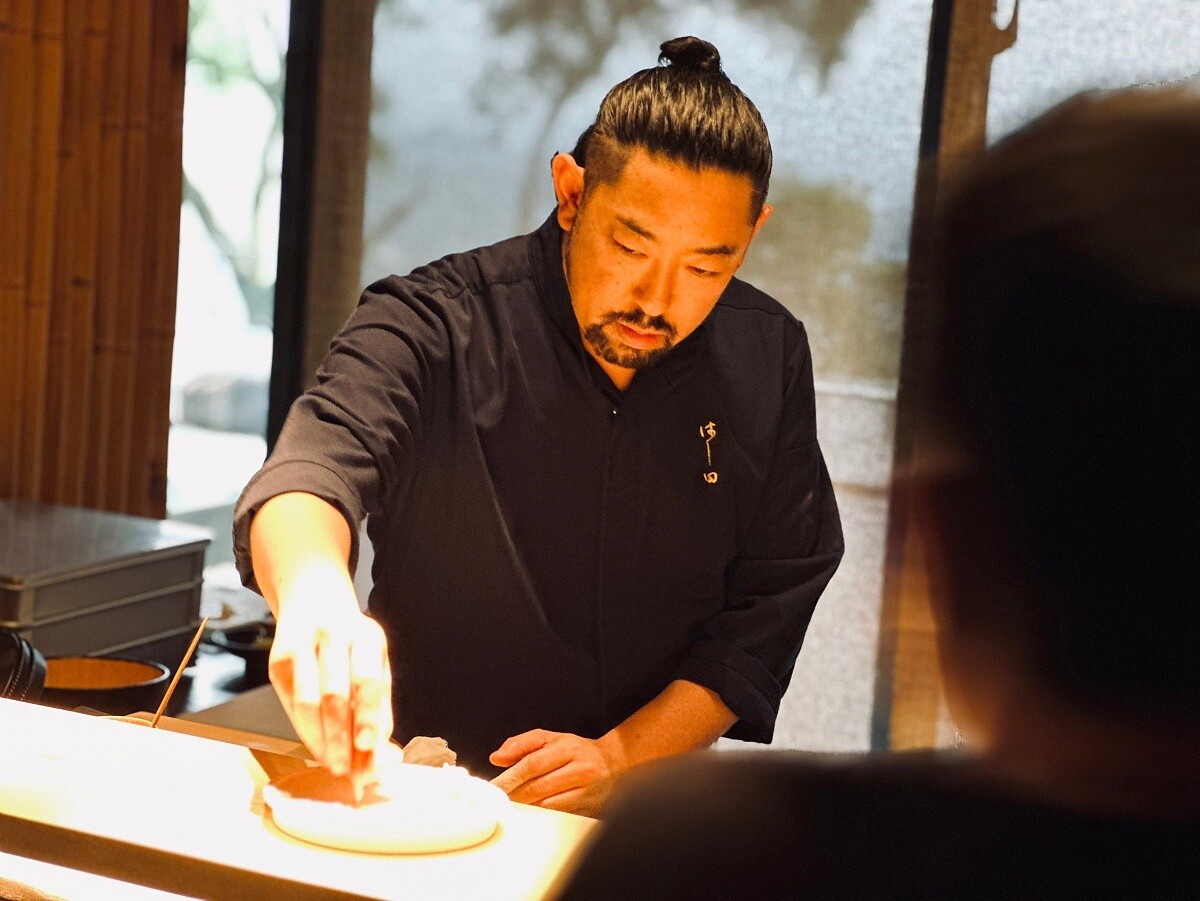 日本壽司大師橋田建二郎主廚(Kenjiro Hashida HATCH)。