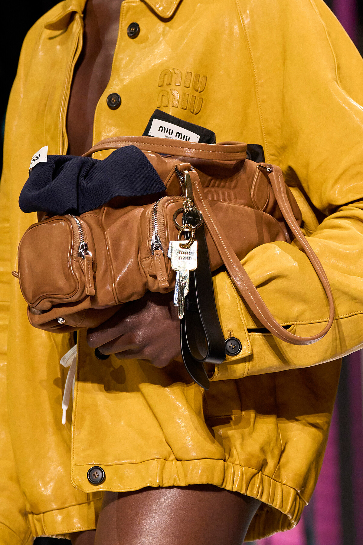 Miu Miu 2024SS就率先推出多口袋包款。