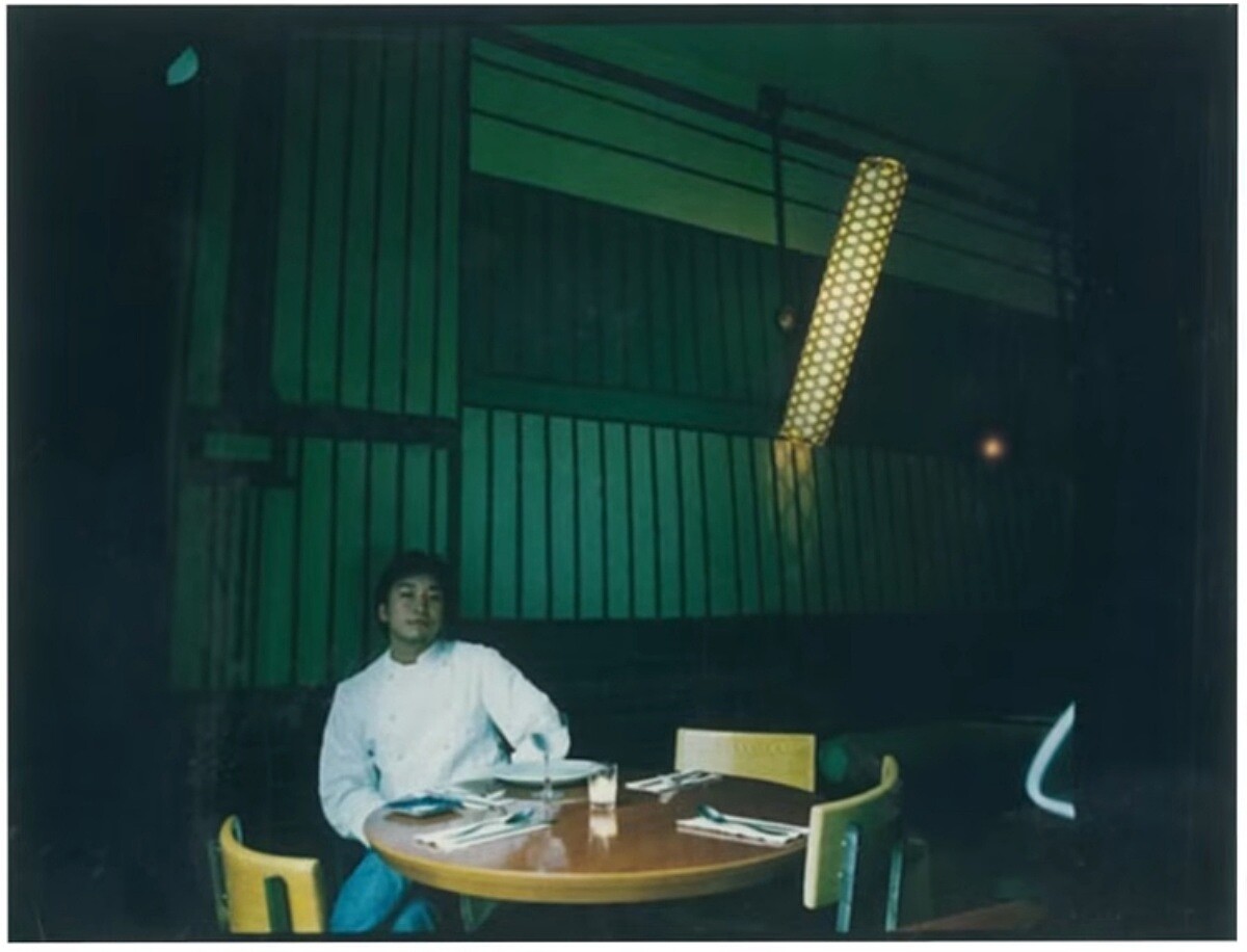 25歲時在曼哈頓開設了屬於自己的第一家餐廳「Clay」。