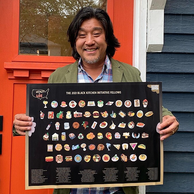 不僅是一位成功的企業家，他還致力於透過專業知識來幫助他人。