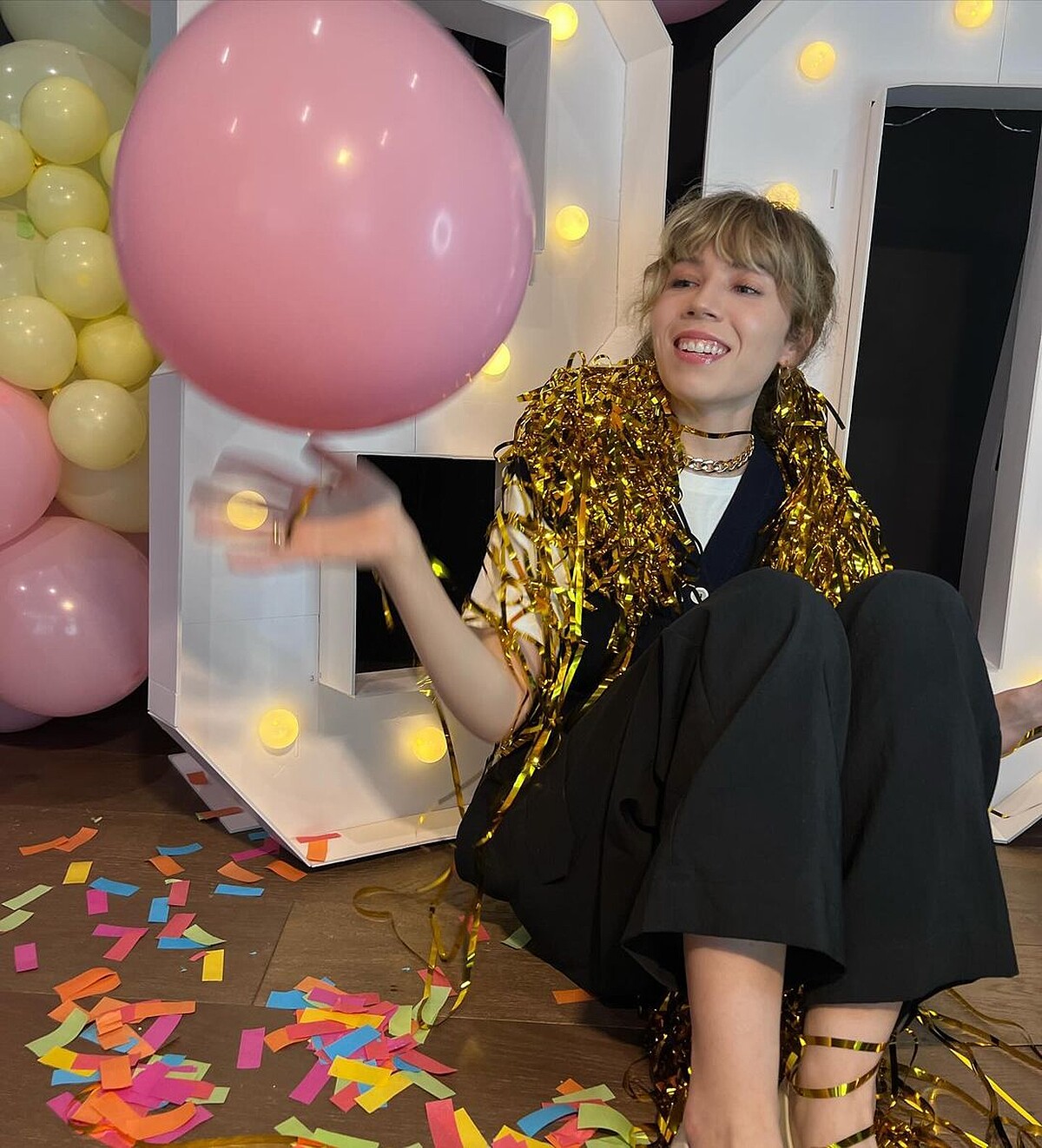 I'm Glad My Mom Died 蟬聯紐約時報暢銷書榜80週。