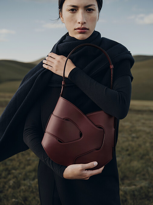 Pol&egrave;ne Paris 秋冬新品Nodde Hobo。