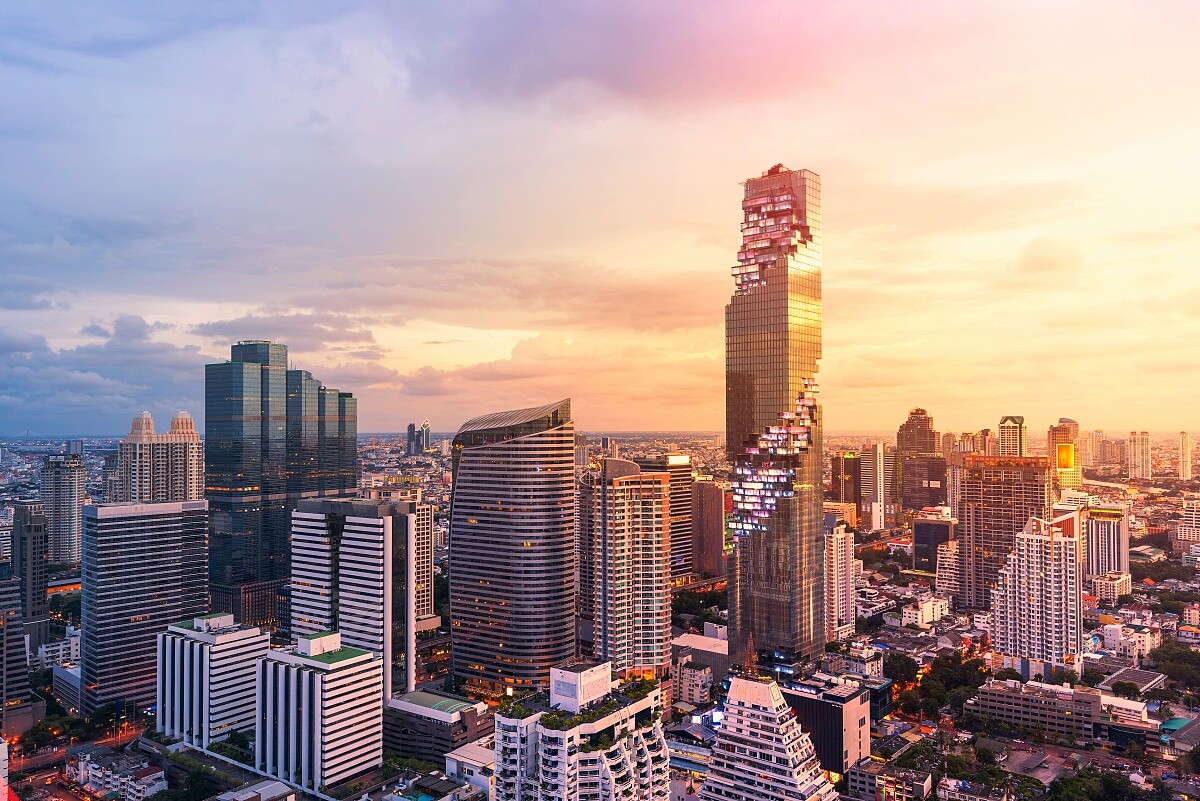 「The Standard, Bangkok Mahanakhon」在2022年開幕，酒店沿襲品牌突破傳統、趣味橫生的血脈。