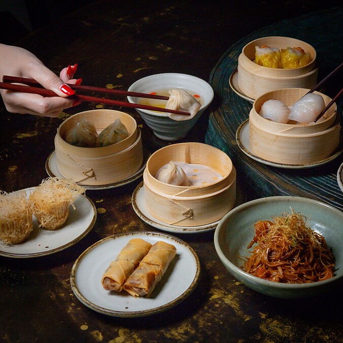 週一至週五更有超值的商業午間套餐。