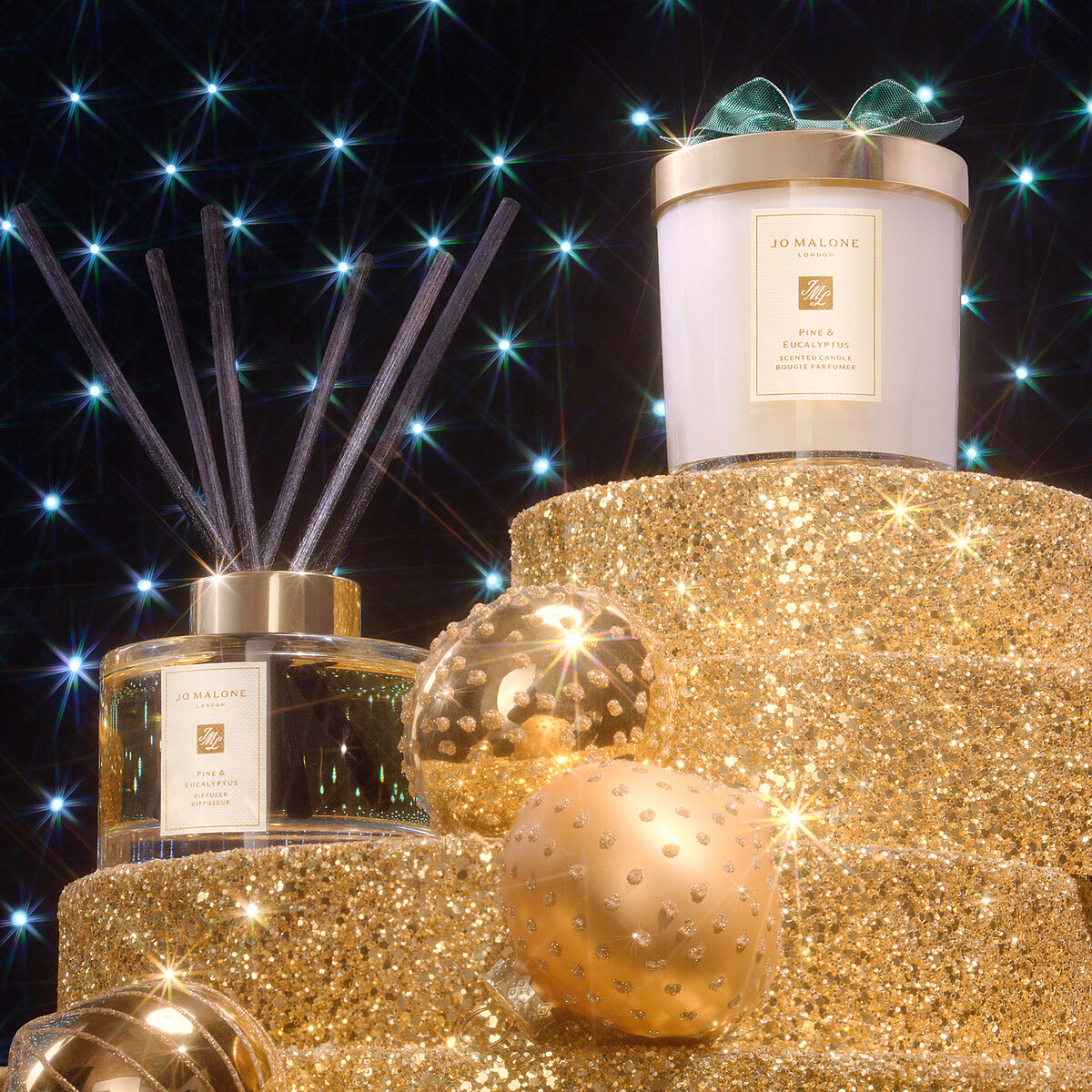 Jo Malone London 2024聖誕松木與桉樹香氛工藝蠟燭200g，NT2,850、松木與桉樹擴香165ml，NT4,150