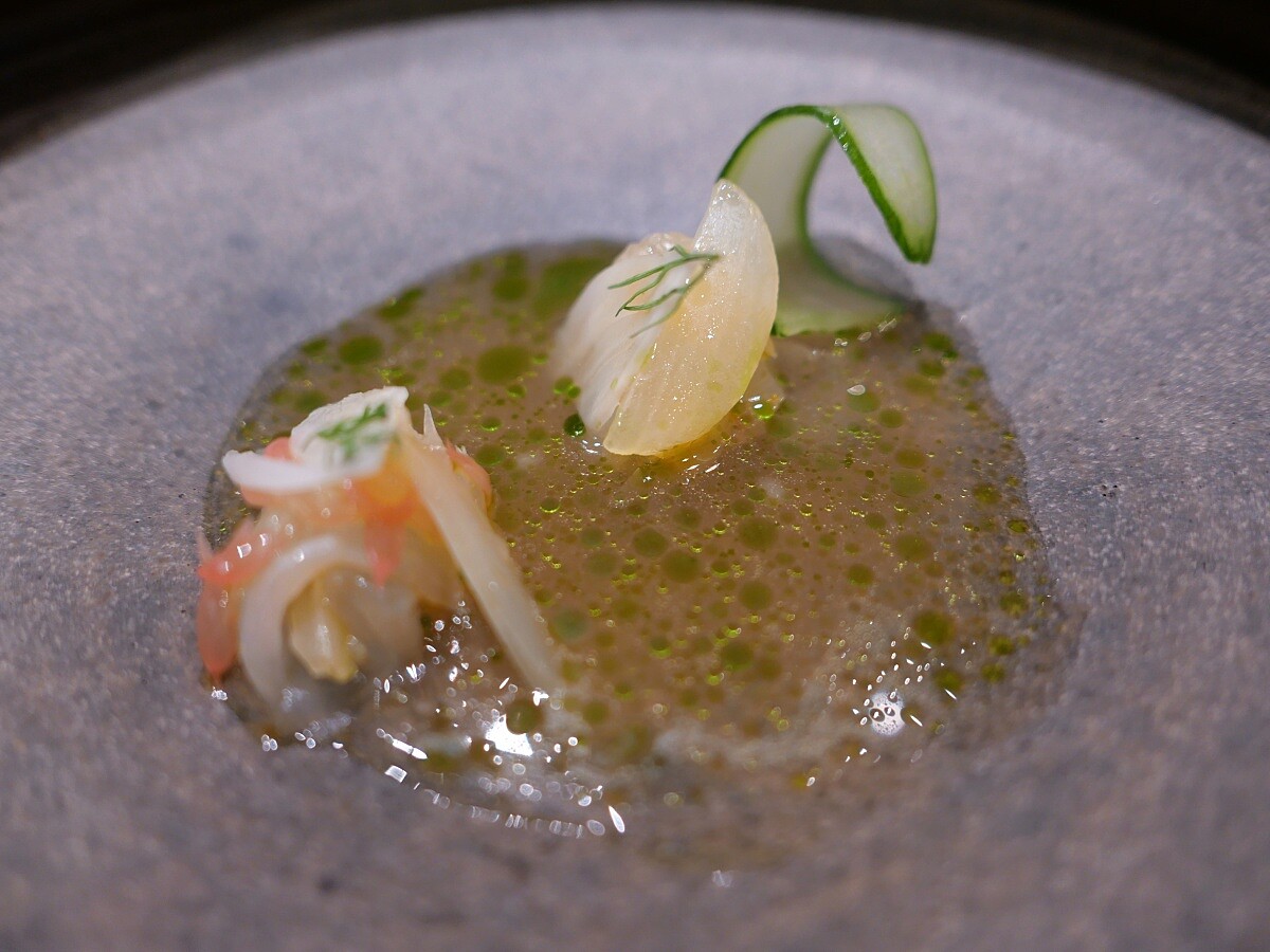 「鯛魚｜柑橘｜茴香｜茉莉花茶」。