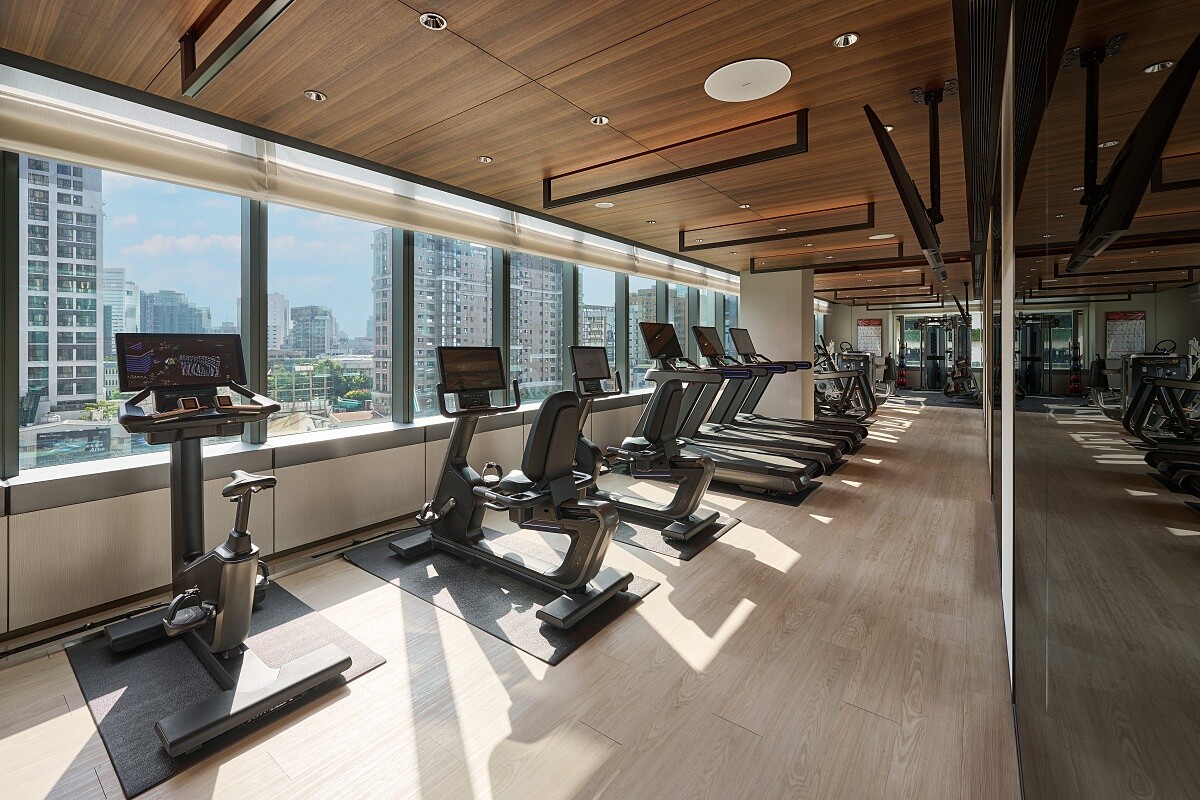 24小時開放的健身中心。