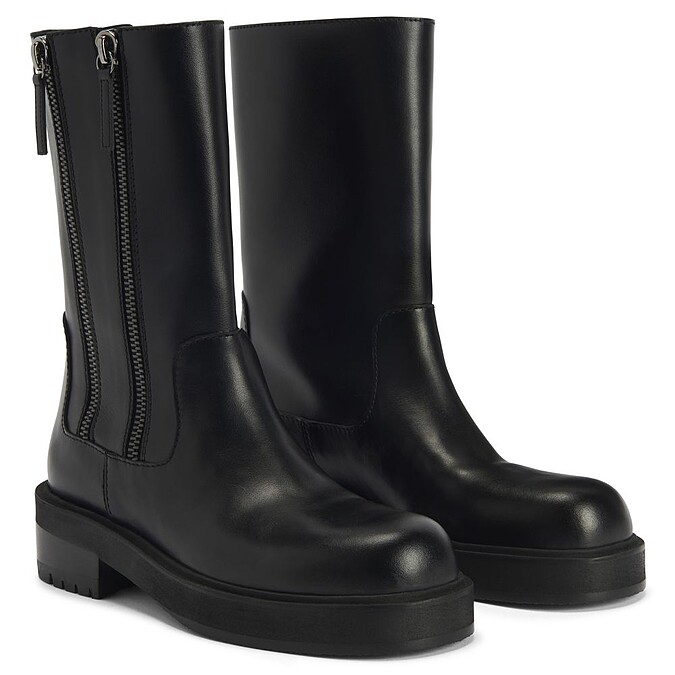 Giuseppe Zanotti Foustine黑色雙拉鍊皮革鞋，NT50,800。