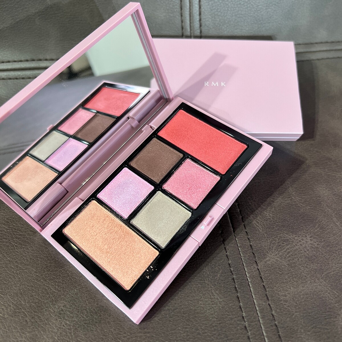 RMK粉潮眼頰彩盤，NT$2,800