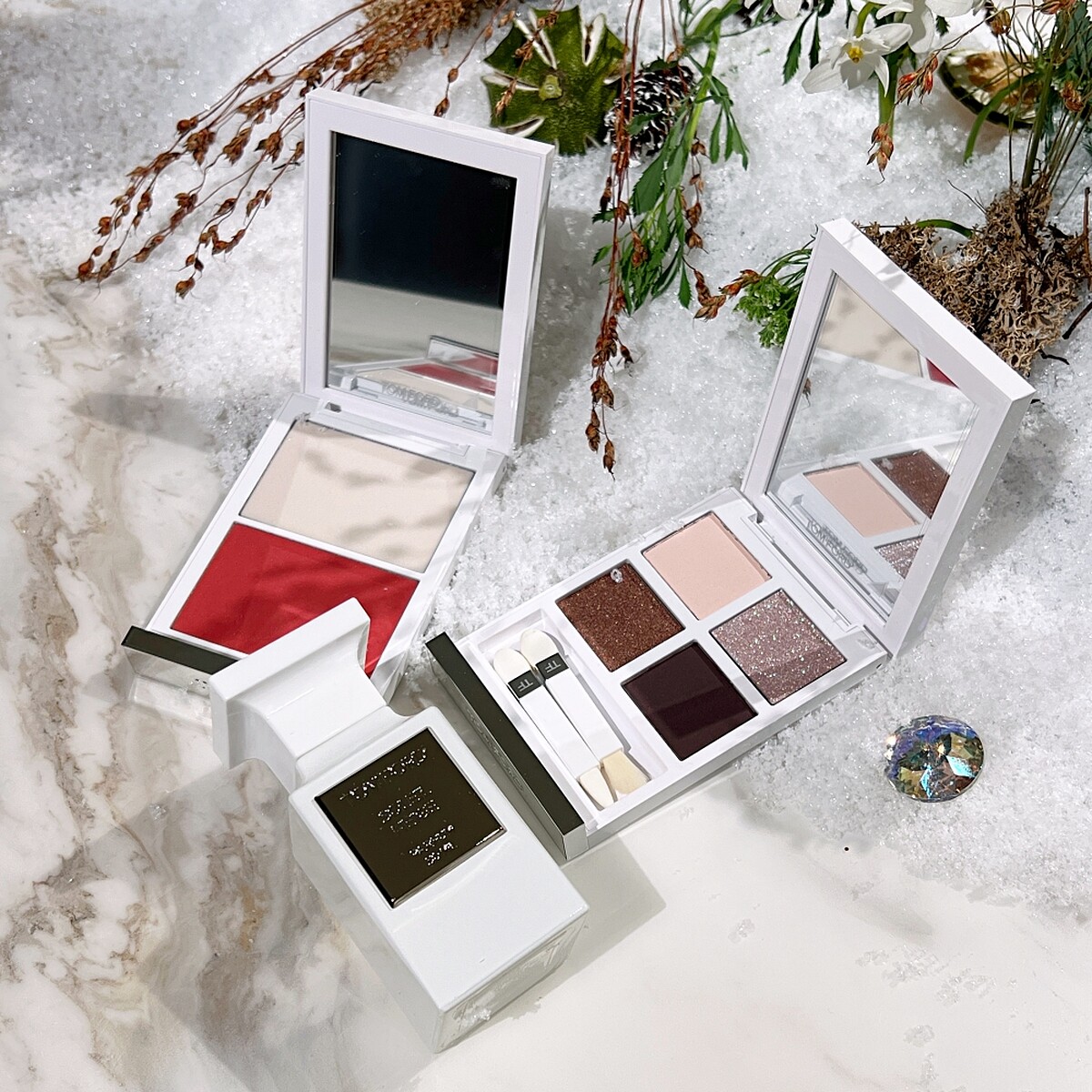 TOM FORD聖誕冬日光芒私人調香極致香精+太陽親吻聖誔彩妝系列實品。