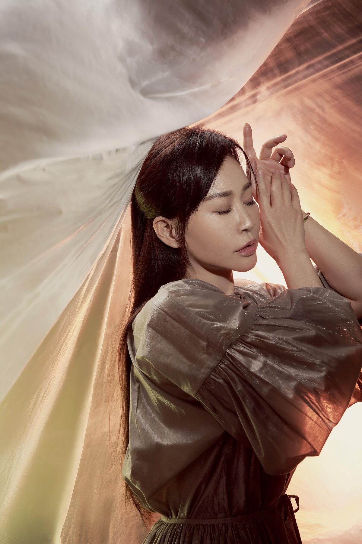 貝瑪央金期望透過歌聲及樂音，傳遞撫慰人心的療癒能量。漾品啟鎂／提供