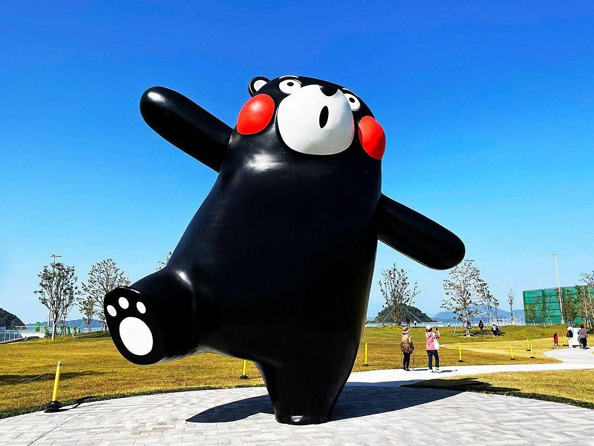 大家可以在可以在「くまモン港八代」和「くまモンス廣場」看見巨大的熊本熊部長！