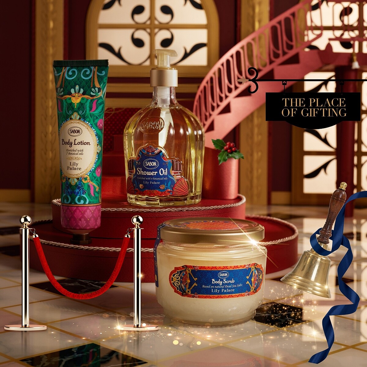 SABON美好年代沐浴油300ml(PET瓶)，NT1,080、450ml，NT1,380。身體磨砂膏320g，NT1,480。身體乳液150ml，NT1,280