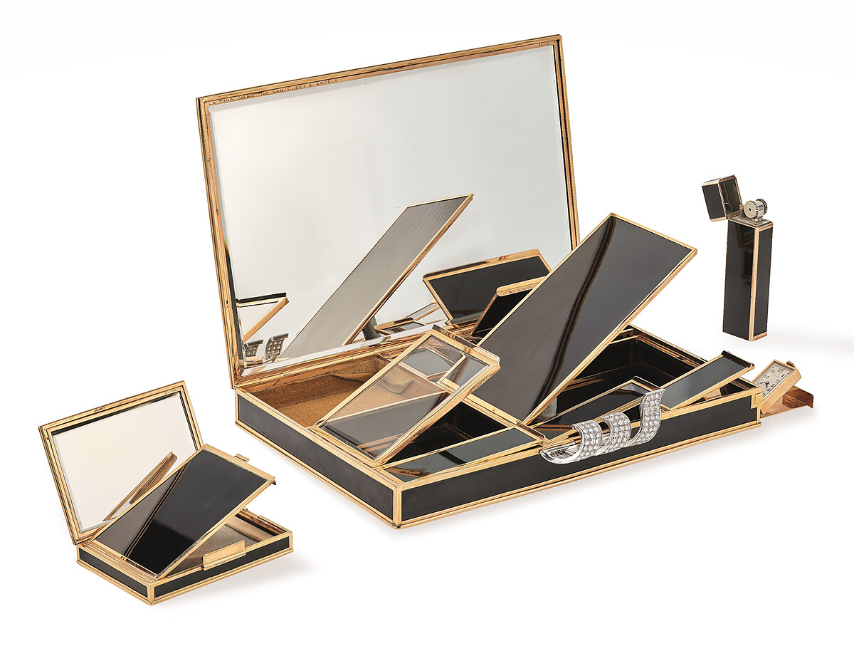 CURL百寶匣(1935年)Van Cleef & Arpels Collection。