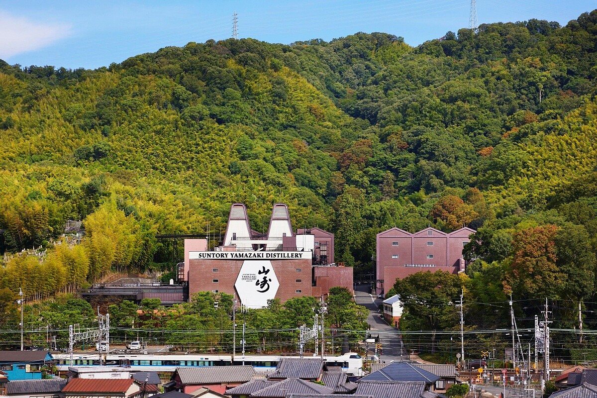 日本首座威士忌廠「山崎蒸餾所」。