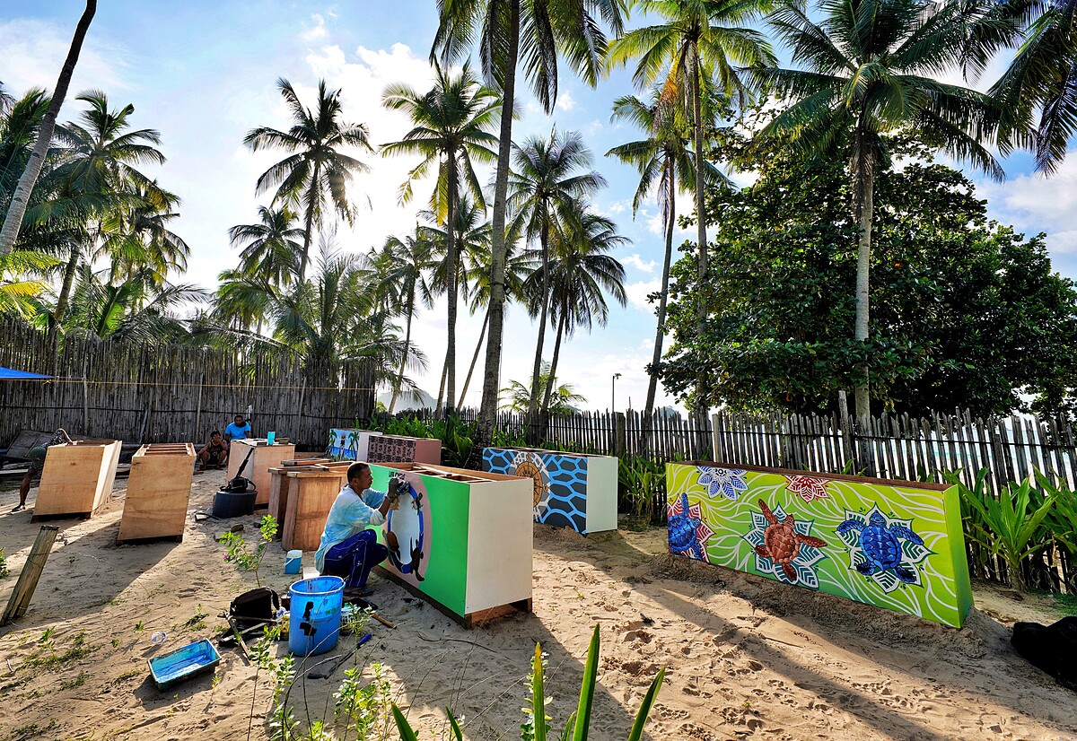 第三次遷建的海龜保育中心，特別繪製了海龜保育知識看板，既美化園區也賦予教育意義。