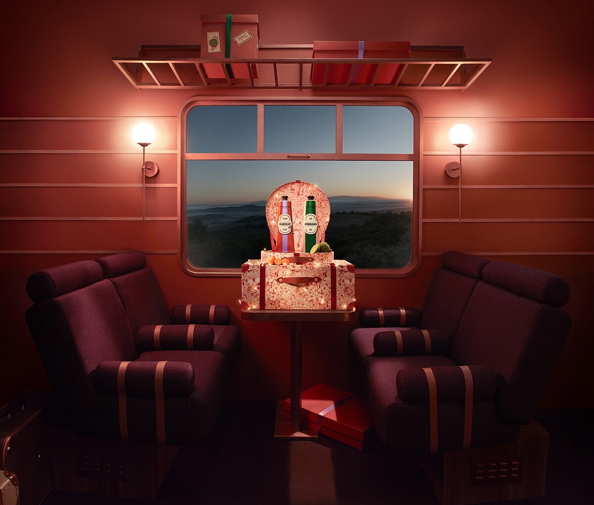 L&rsquo;OCCITANE歐舒丹奇幻之旅康果&卡菲爾乳油木護手霜150ml情境照。