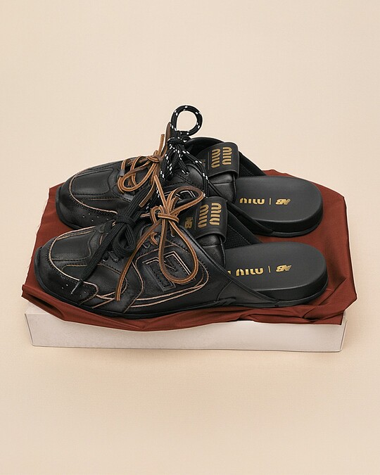 Miu Miu x New Balance 530 SL穆勒鞋，NT$38,000。