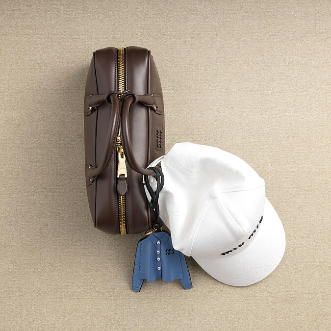 皮革鑰匙圈吊飾，NT$20,000。