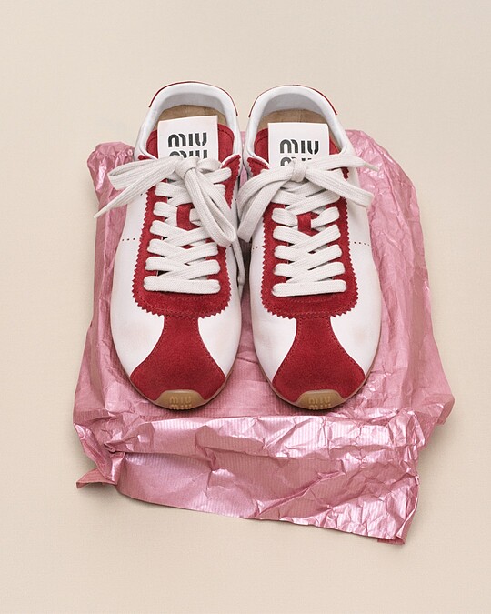 Plume皮革麂皮運動鞋，NT$30,000。