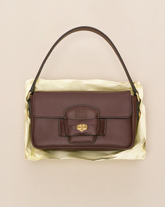 Penny皮革手袋，NT$105,000。