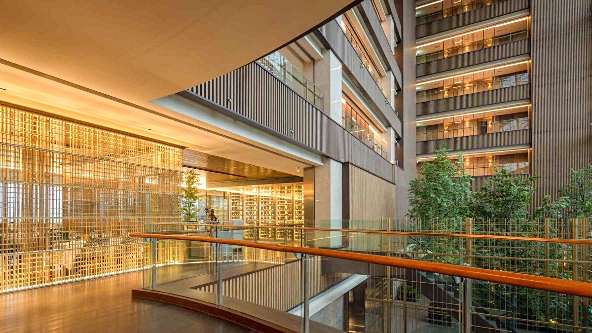 挑高大廳打造自然生態花園