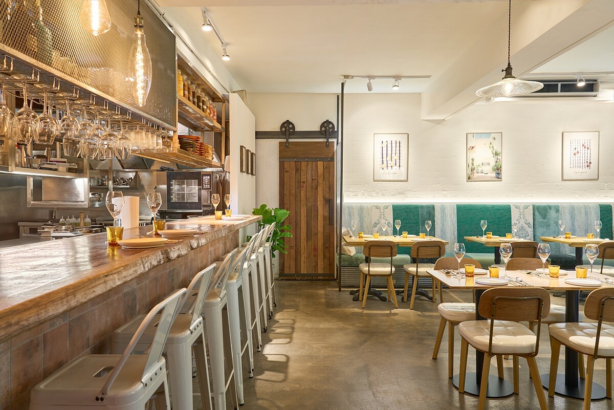 全新地中海風格蔬食餐廳 Sunbird 11月正式開幕，鳥類意象靈感源自大自然。