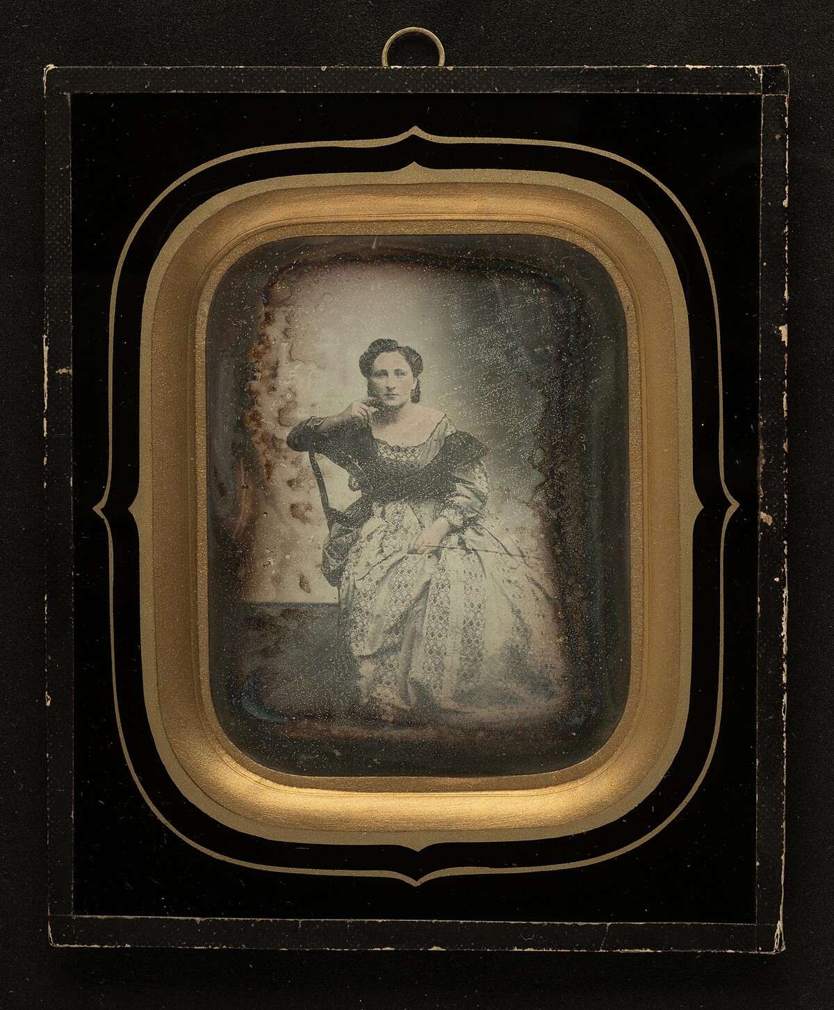 Maria Chambefort｜Autoportrait d&rsquo;une des premi&egrave;res femmes photographes, 1858, daguerreotype, 12,5 x 15cm, photo discovery｜&copy; Photo Discovery / Bruno Tartarin, Maria Chambefort