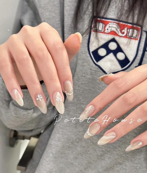 小紅書：Petite House