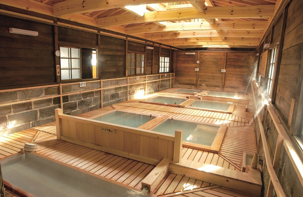 「鹿之湯」則為栃木縣那須溫泉的發源地。