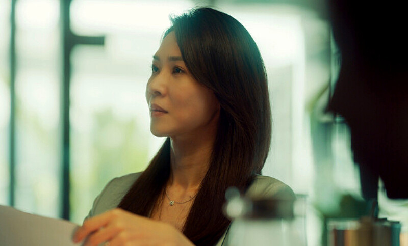 《影后》說自己是清醒的存在, 難道意味著現狀渾沌? Photo/ Netflix