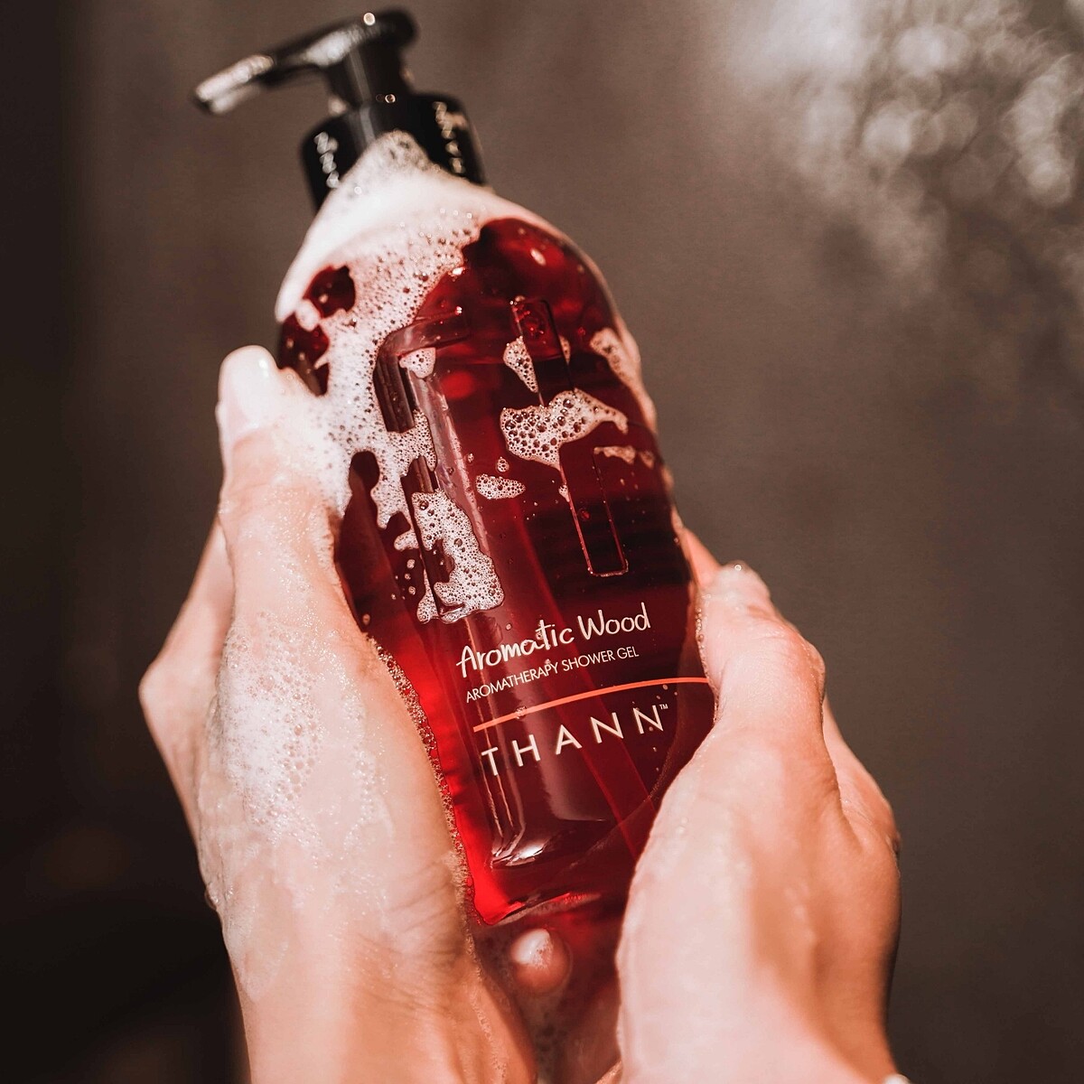 THANN香木香氛沐浴精320ml，NT880