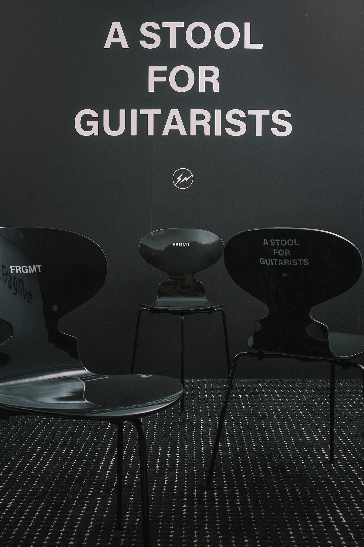 這次合作還融入了音樂元素，由吉他手淺葉裕文參與宣傳影片拍攝，以音樂傳達藤原浩對設計與音樂融合的深刻理解。