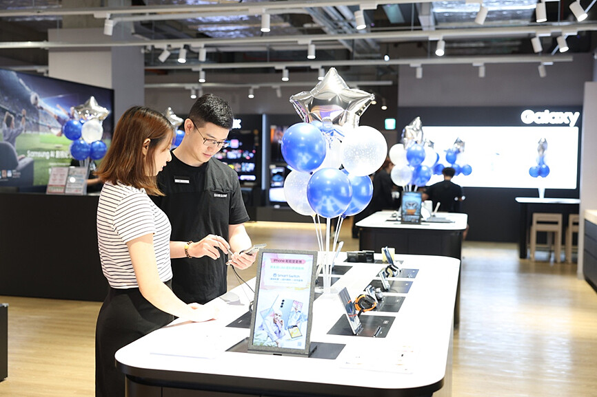 三星旗艦手機搭載Galaxy AI繁體中文助攻高效生產力，體驗再升級！