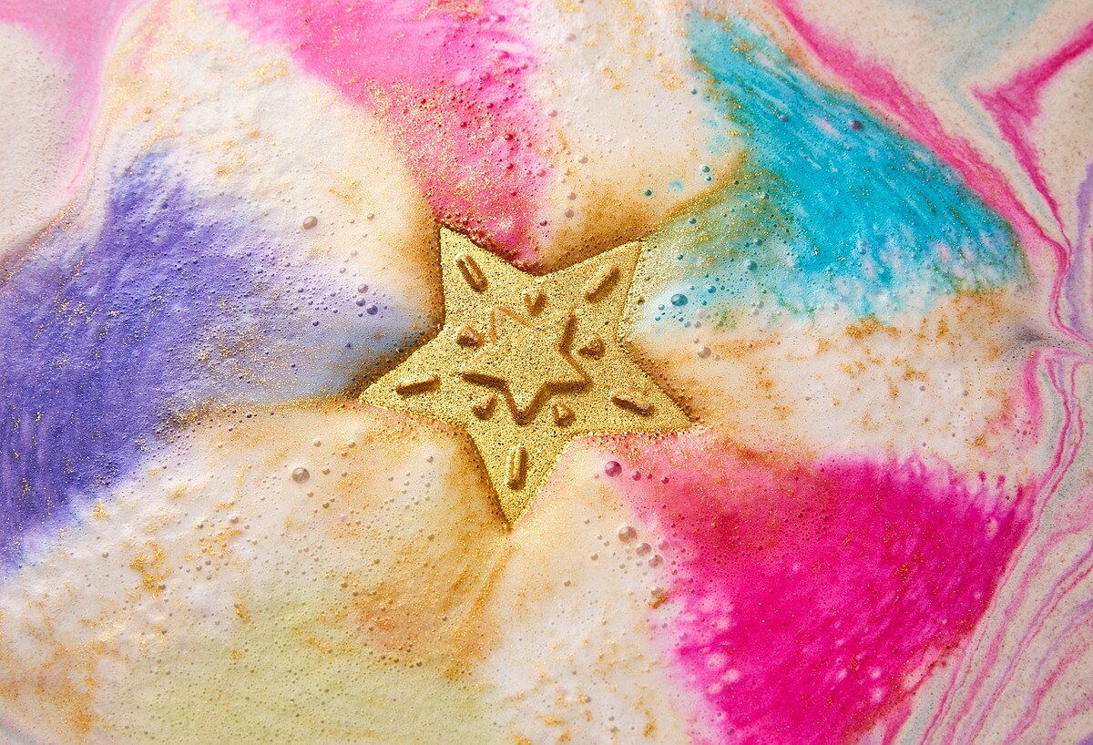 LUSH幻彩星塵汽泡彈，NT380