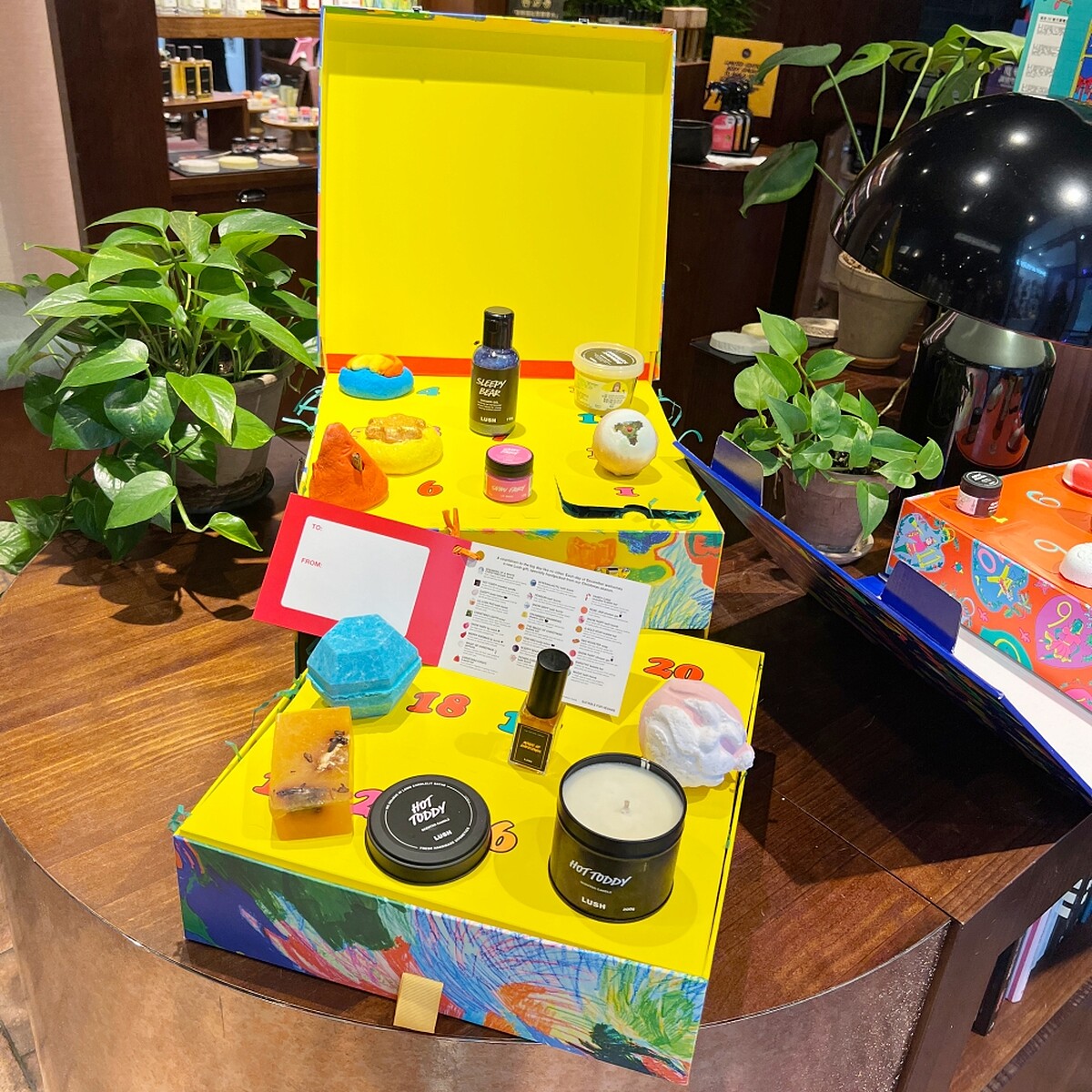 LUSH聖誕月曆禮盒，NT10,400
