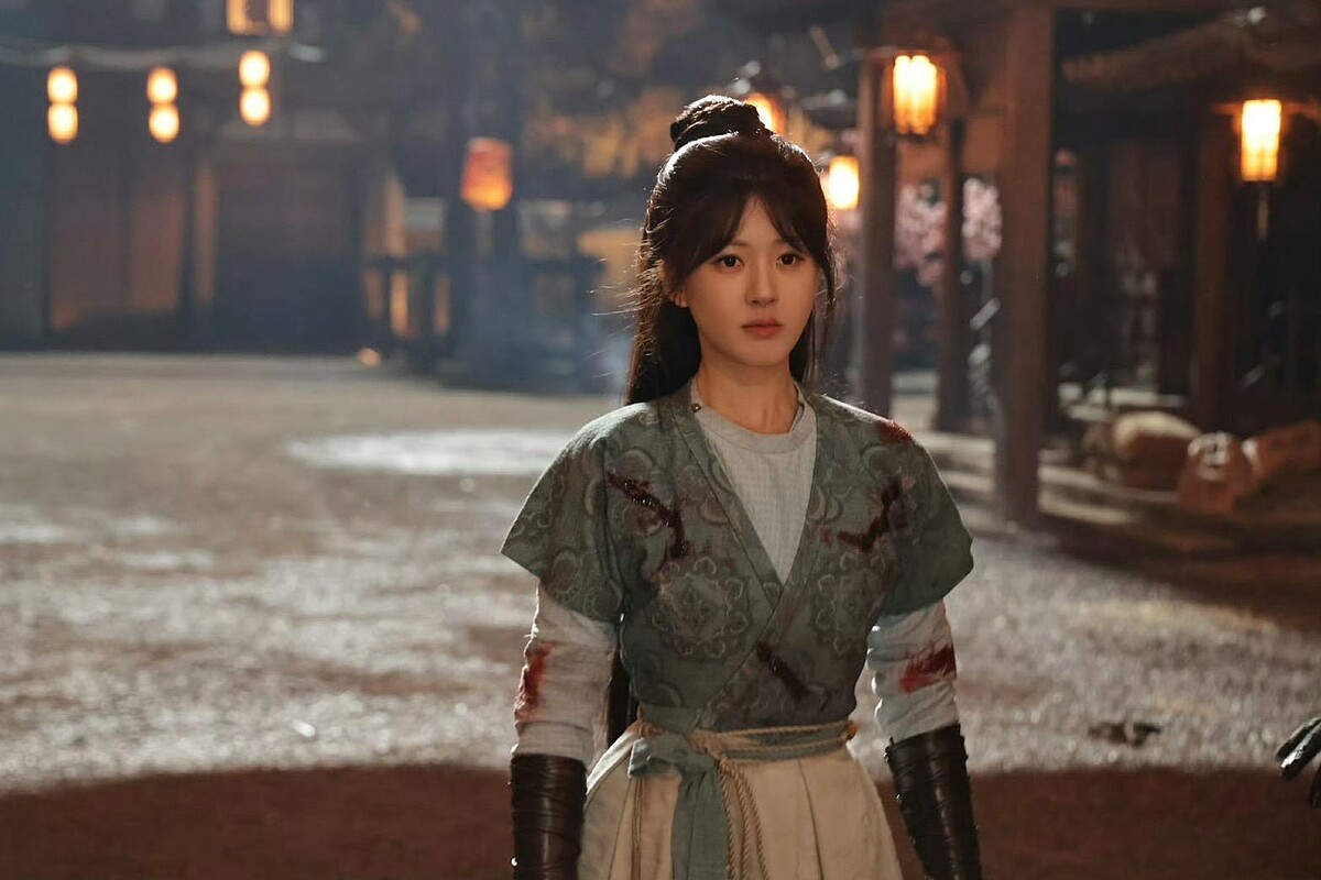 趙露思劇中從底層奴隸一路爬升成珠寶商人。