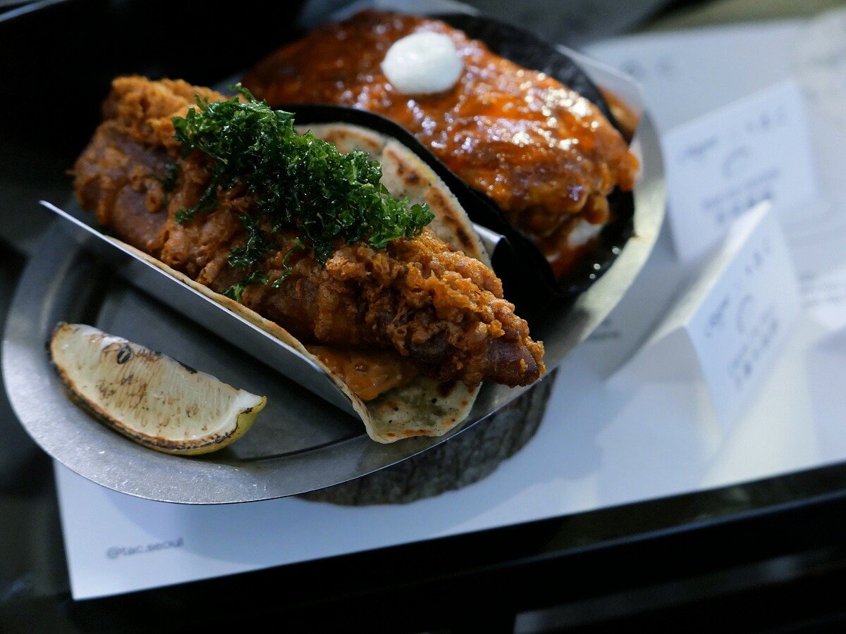 「酥炸魚柳」與「香烤雞腿」。