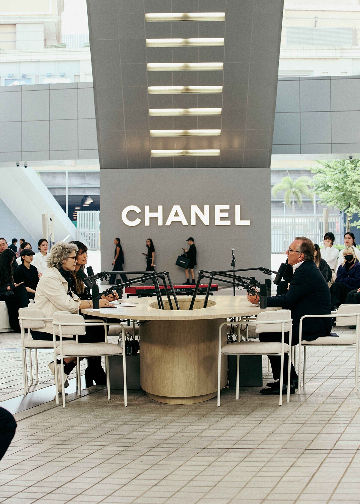 大秀現場設置與香港知專設計學院合作的「Radio CHANEL」廣播特別企畫