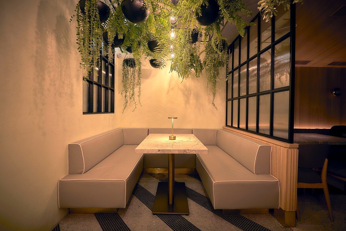 設有小包廂空間。