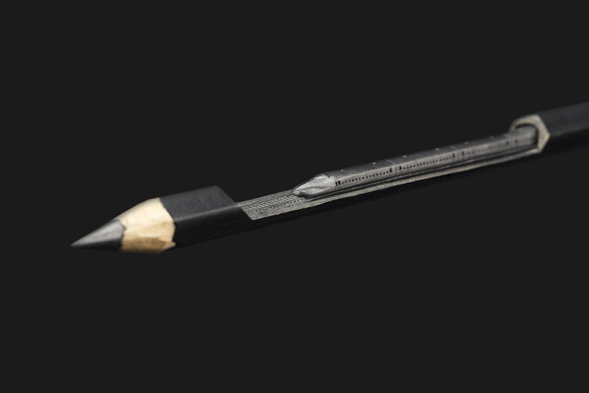 看啥小&mdash;微型藝術博物館_Jasenko Dordevic《Bullet train》 