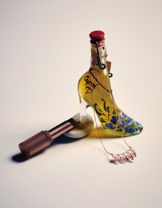 danger fang 18K櫻花金鑽石項鍊。