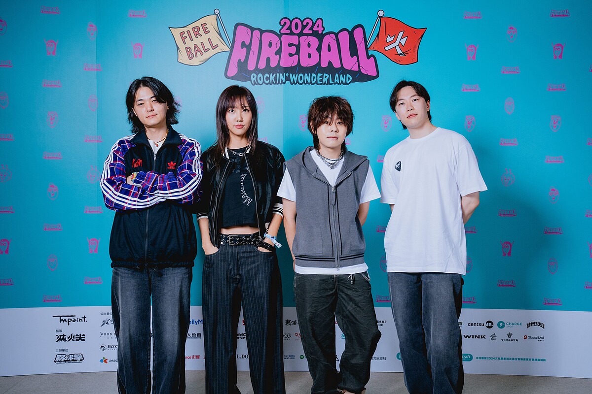 MEMI(左二)與演出樂手。照片提供/夥球擊