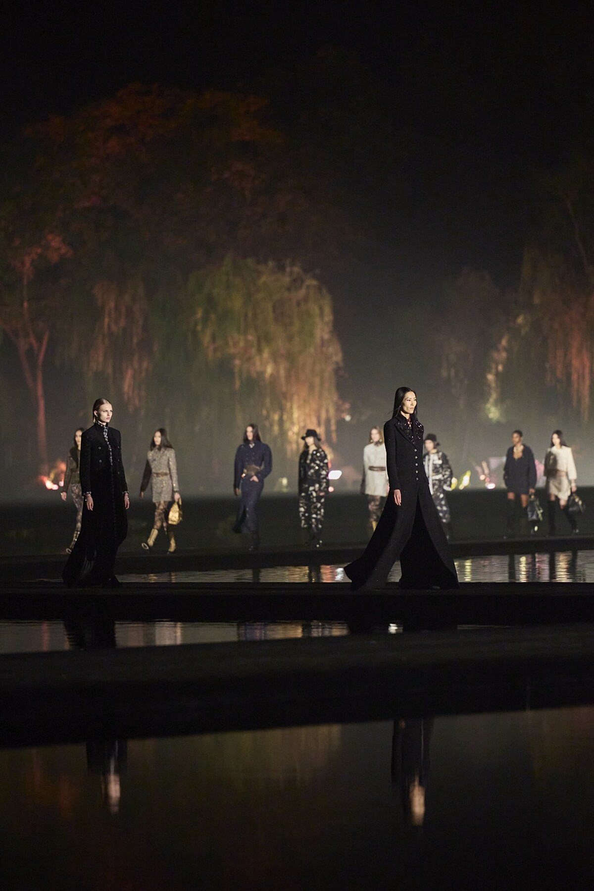 香奈兒2024/25 M&eacute;tiers d&rsquo;art全新工坊大秀。