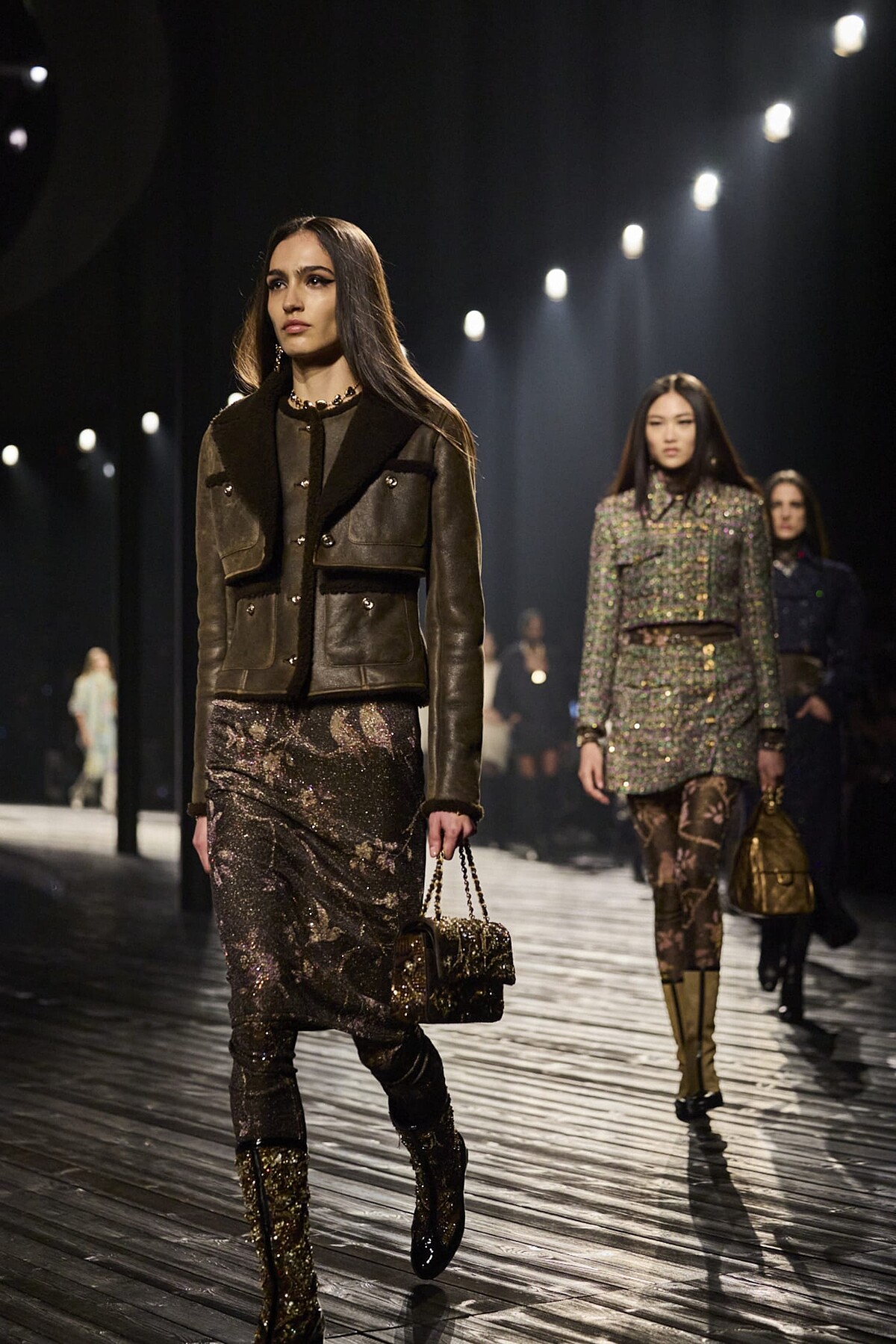 香奈兒2024/25 M&eacute;tiers d&rsquo;art全新工坊大秀。