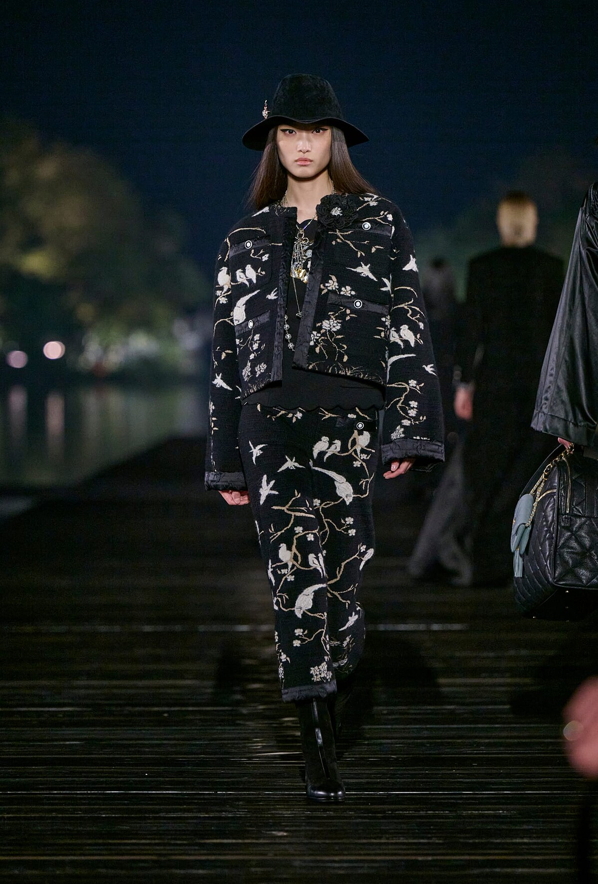 香奈兒2024/25 M&eacute;tiers d&rsquo;art全新系列。