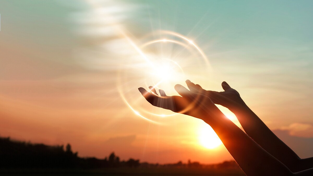 2025蛇年生肖開運攻略!幸運色、幸運數字、招財方位全公開,大大加持流年運勢