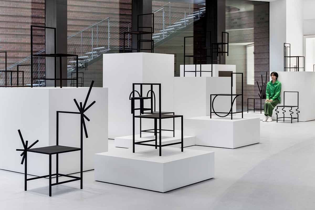nendo作品《50 manga chairs》系列 （Photo Credit：勤美術館、Photography by 楊承）。