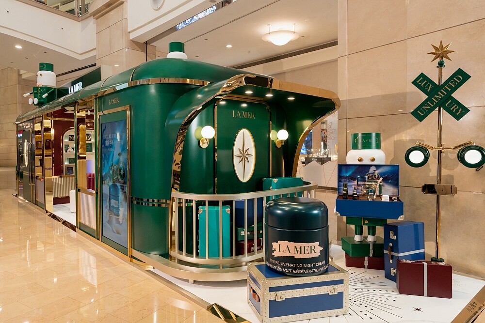 海洋拉娜在台北101打造的奇蹟禮物特快車。