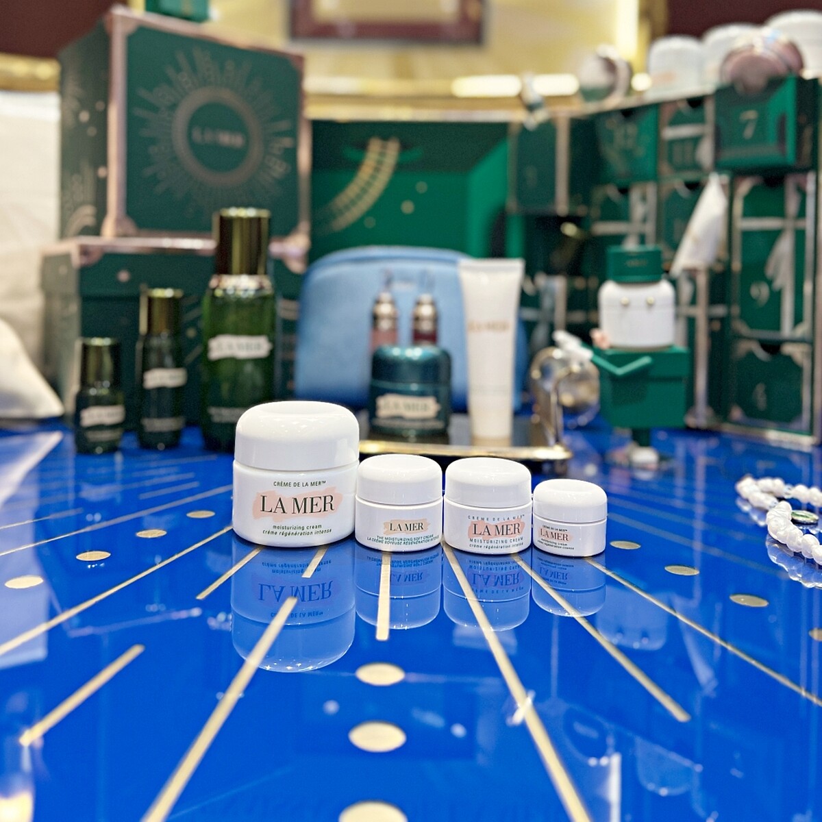 選購海洋拉娜經典乳霜/舒芙乳霜/晶凍凝霜30ml任一享經典乳霜7ml、舒芙乳霜7ml、經典乳霜3.5ml、沁藍化妝包，寵愛價NT7,800(價值NT12,350